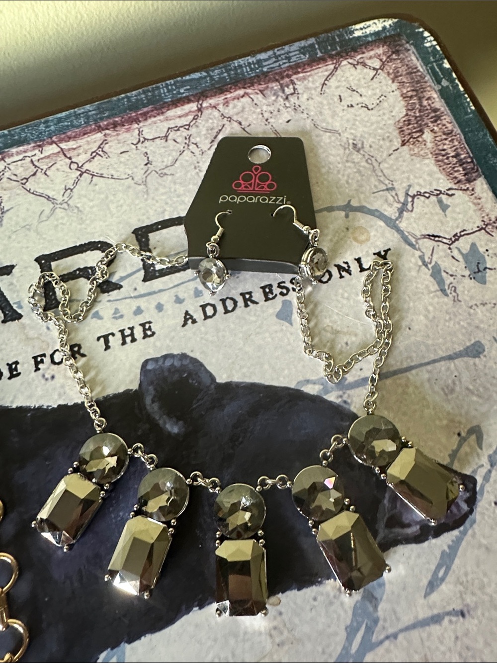 CHANEL GWP, Gold-Tone Necklace with Pink, Red and Clear Gem Flowers - Picture 7 of 7